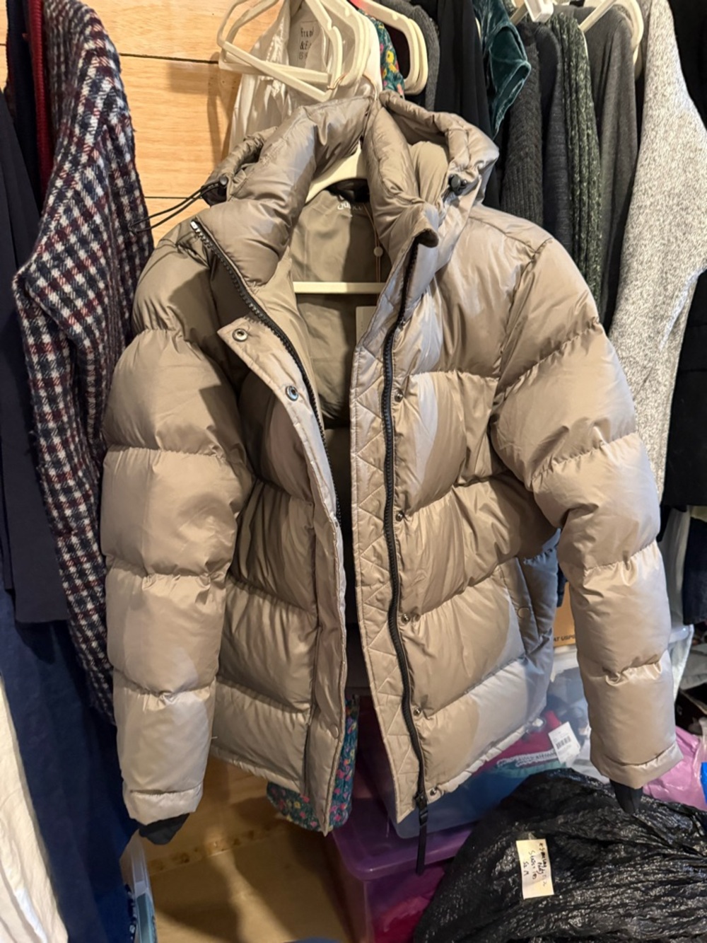 NWT Women's Stone Taupe Puffer Jacket - Small - Picture 4 of 5
